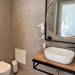 Thealos Santorini アパートホテル Pýrgos