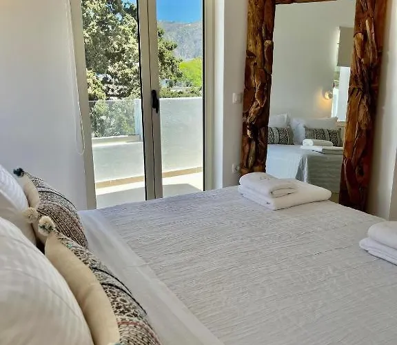 Hotel apartamentowy Thealos Santorini