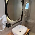 Thealos Santorini Lägenhetshotell Pýrgos