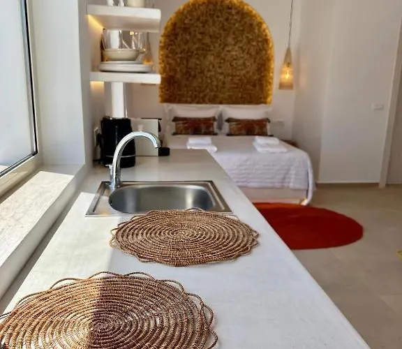 Aparthotel Thealos Santorini 4*