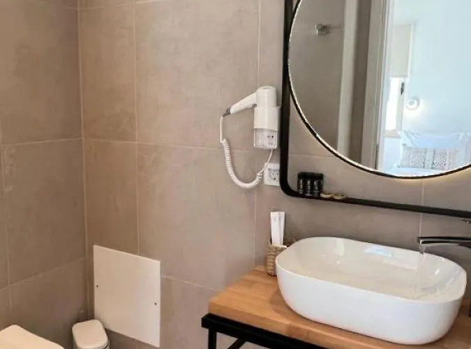 Thealos Santorini Aparthotel Pyrgos Kallistis